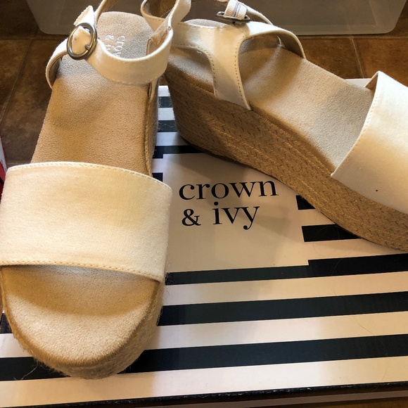 crown & ivy Shoes - Crown $ Ivy Sandals Size 8
